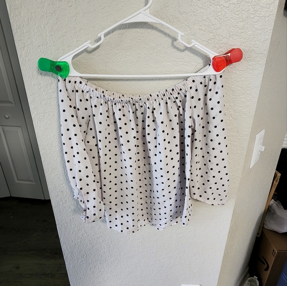 Polka dot off the shoulder blouse - Picture 2 of 3